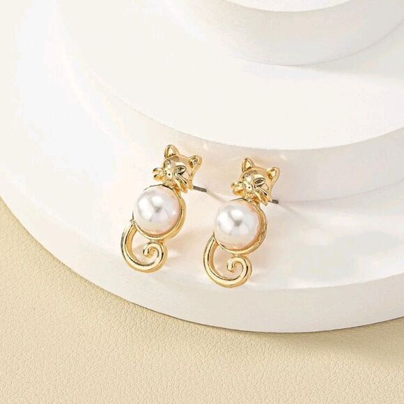 Cat Faux Pearl Earrings   - Picture 2 of 6